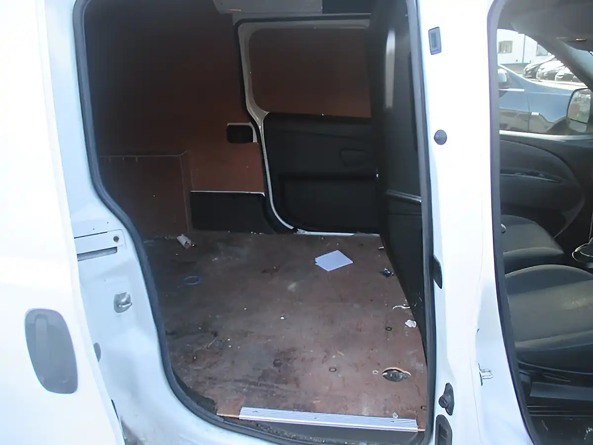 Used 2020 Fiat Doblo Tecnico Maxi White - Interior and Exterior details 10