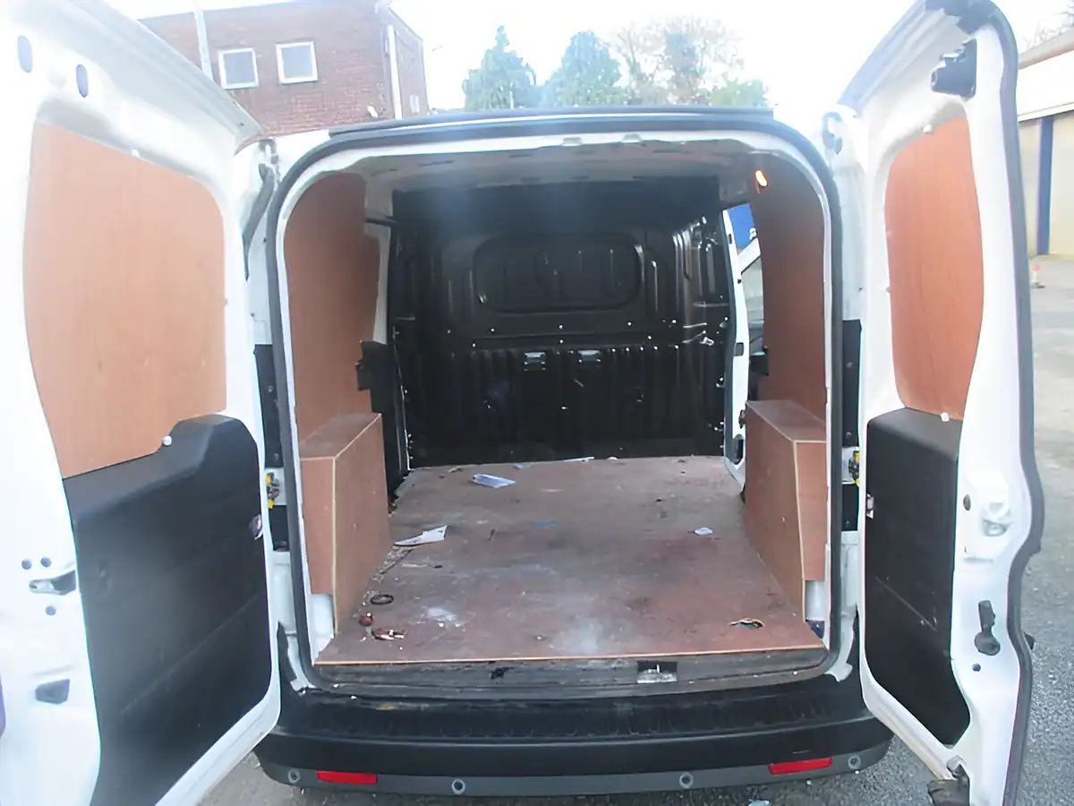 Used 2020 Fiat Doblo Tecnico Maxi White - Interior and Exterior details 11