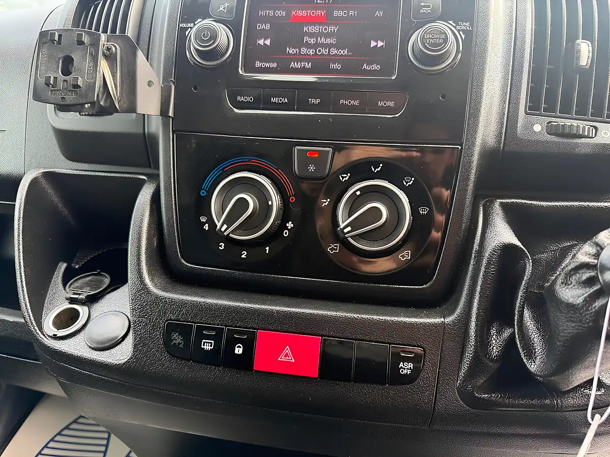 Used 2020 Fiat Ducato 35 Maxi M H2 White - Interior and Exterior details 17