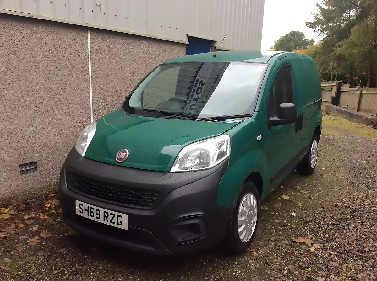Used 2020 Fiat Fiorino Cargo Green - Interior and Exterior details 6