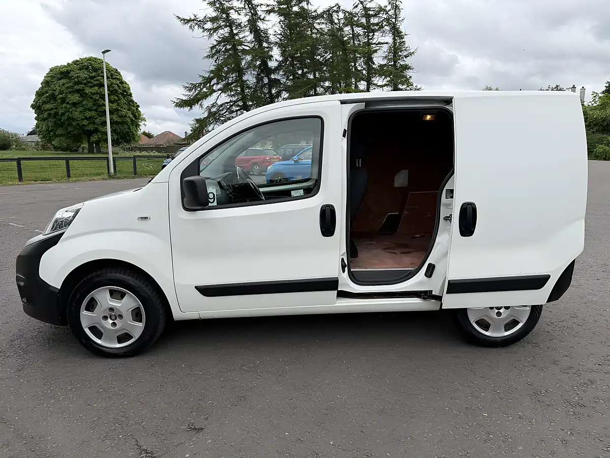 Used 2020 Fiat Fiorino Tecnico White - Interior and Exterior details 16