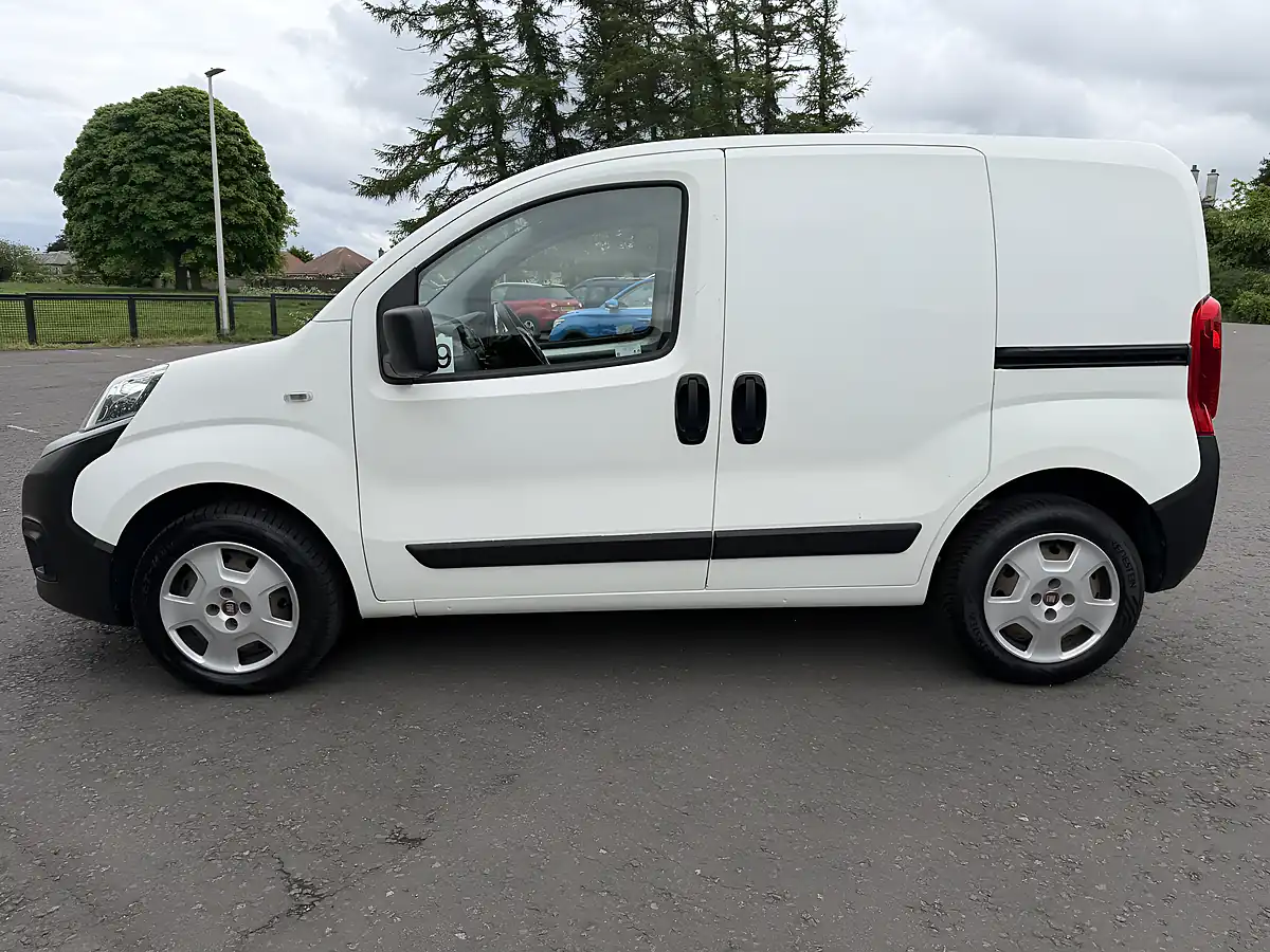 Used 2020 Fiat Fiorino Tecnico White - Interior and Exterior details 6