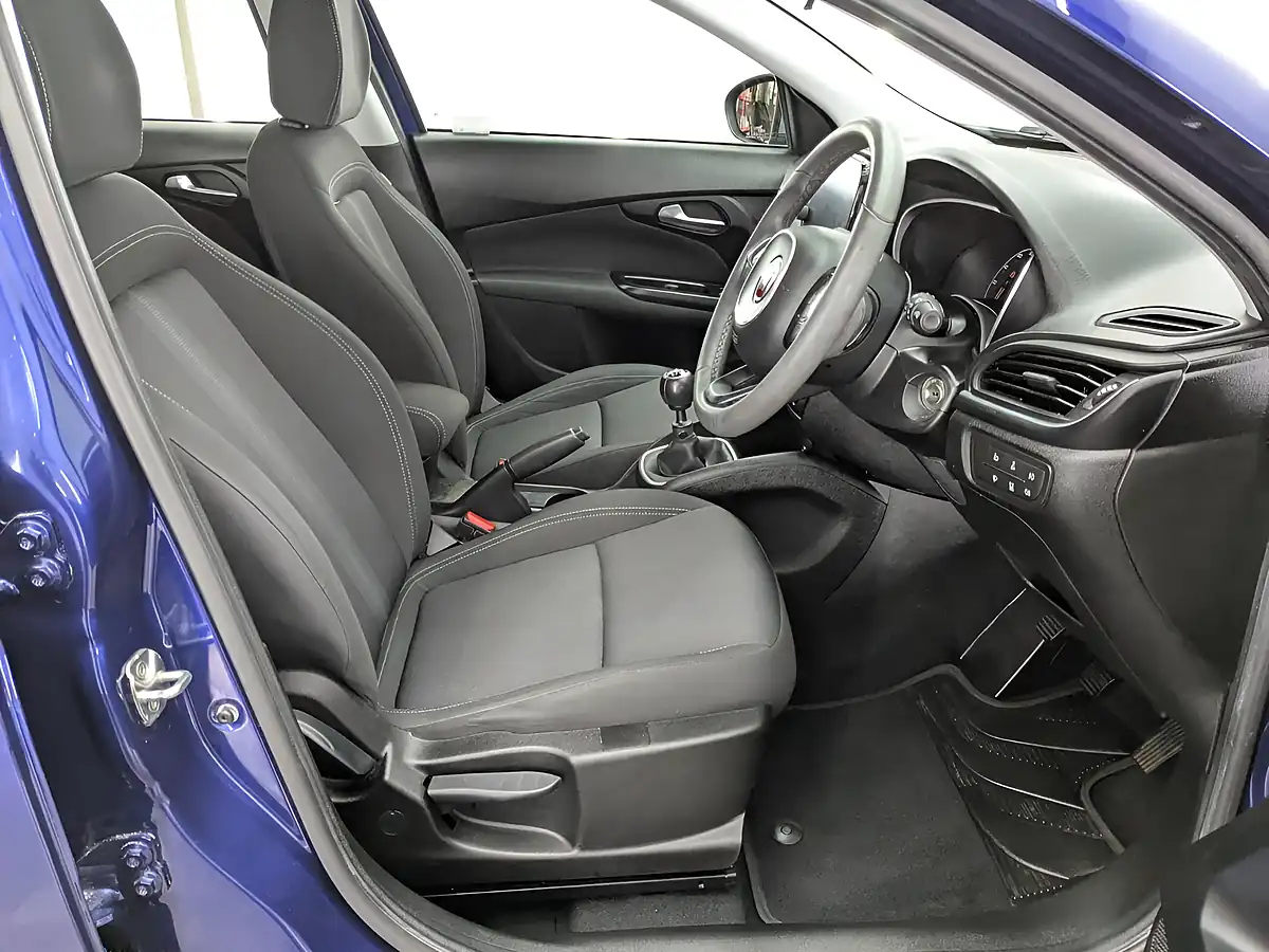 Used 2020 Fiat Tipo Mirror Mirror Blue - Interior and Exterior details 20