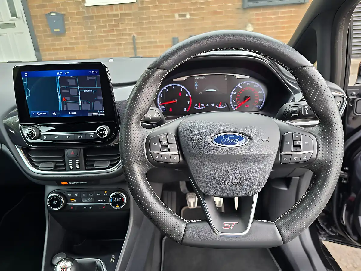 Used 2020 Ford Fiesta ST-3 Black - Interior and Exterior details 18
