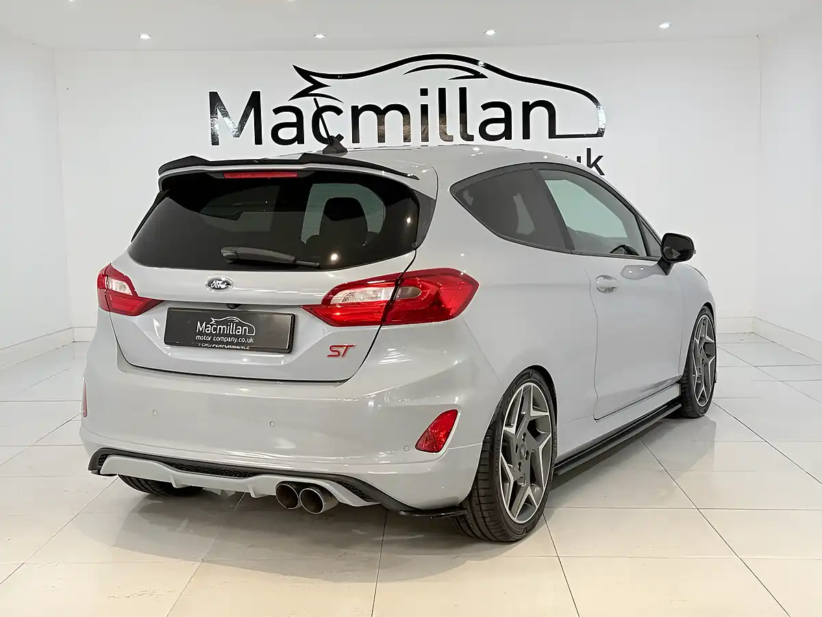 Used 2020 Ford Fiesta ST-3 Silver - Interior and Exterior details 12