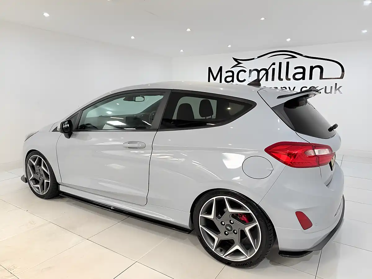 Used 2020 Ford Fiesta ST-3 Silver - Interior and Exterior details 16