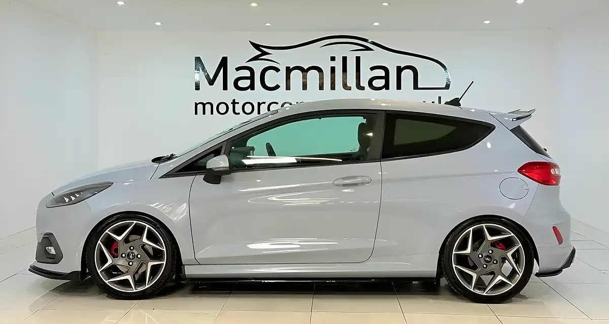 Used 2020 Ford Fiesta ST-3 Silver - Interior and Exterior details 17