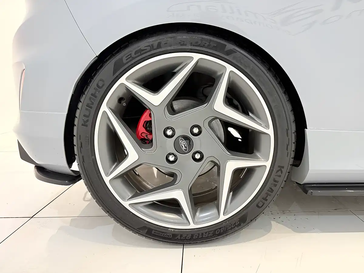 Used 2020 Ford Fiesta ST-3 Silver - Interior and Exterior details 18