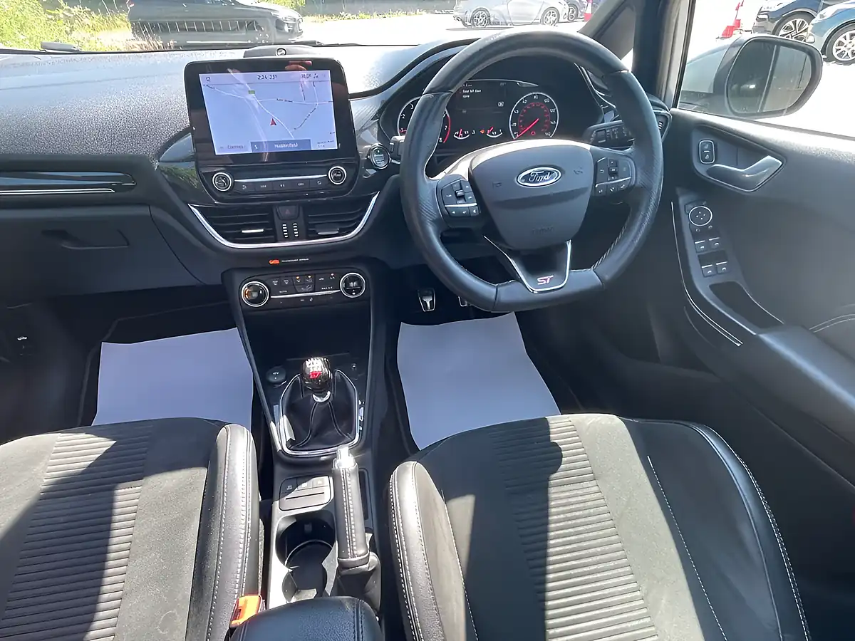 Used 2020 Ford Fiesta ST-3 Silver - Interior and Exterior details 16