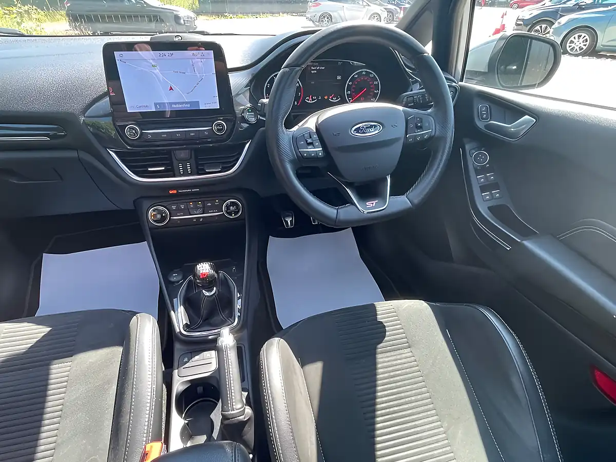 Used 2020 Ford Fiesta ST-3 Silver - Interior and Exterior details 17