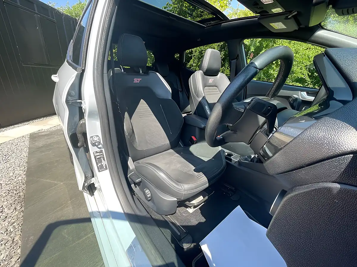Used 2020 Ford Fiesta ST-3 Silver - Interior and Exterior details 8