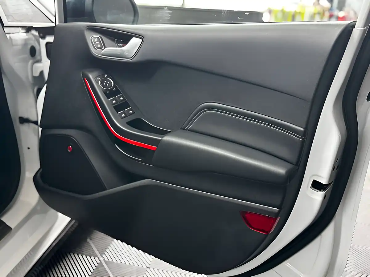 Used 2020 Ford Fiesta ST-3 White - Interior and Exterior details 13
