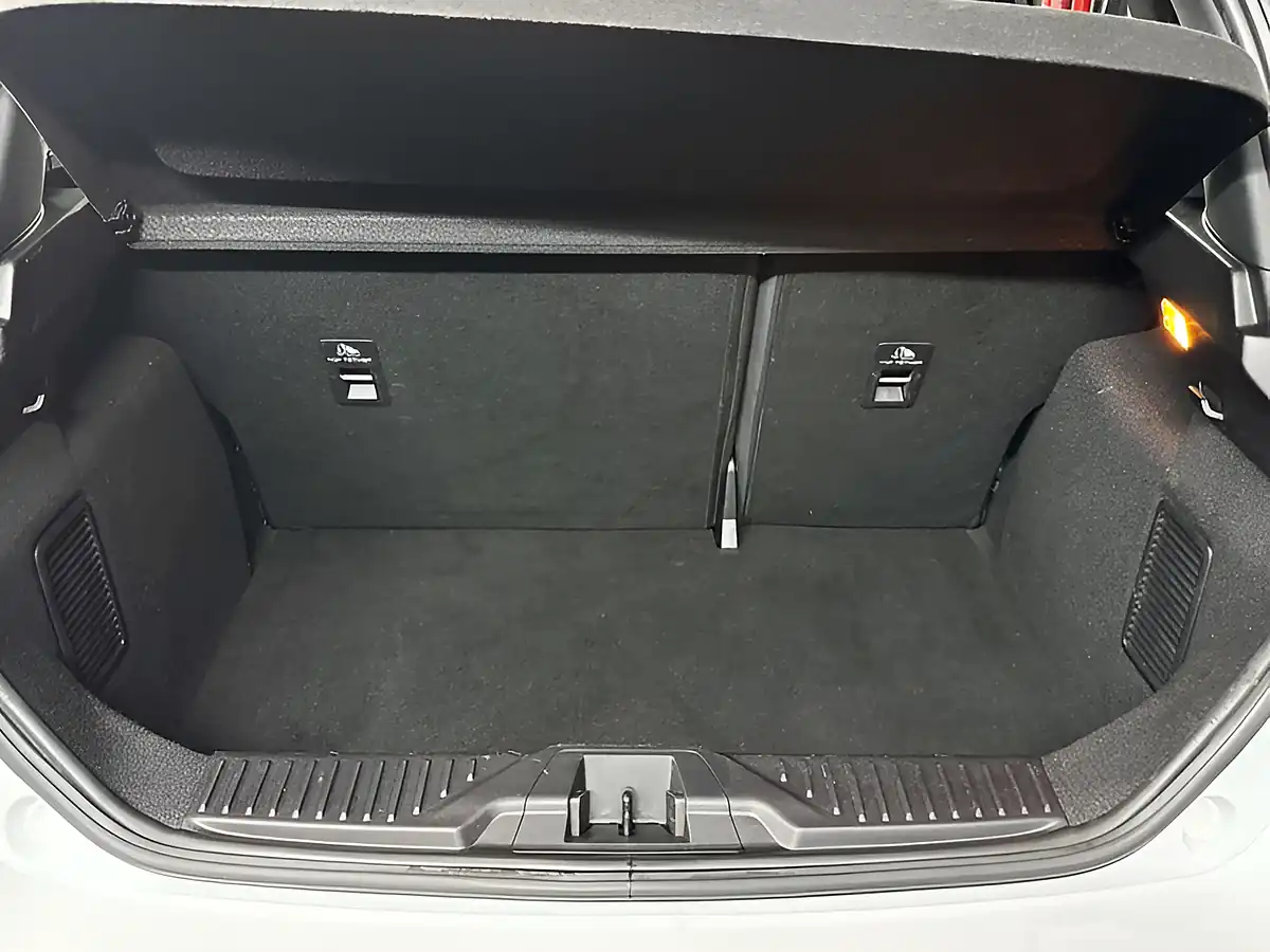 Used 2020 Ford Fiesta ST-3 White - Interior and Exterior details 20