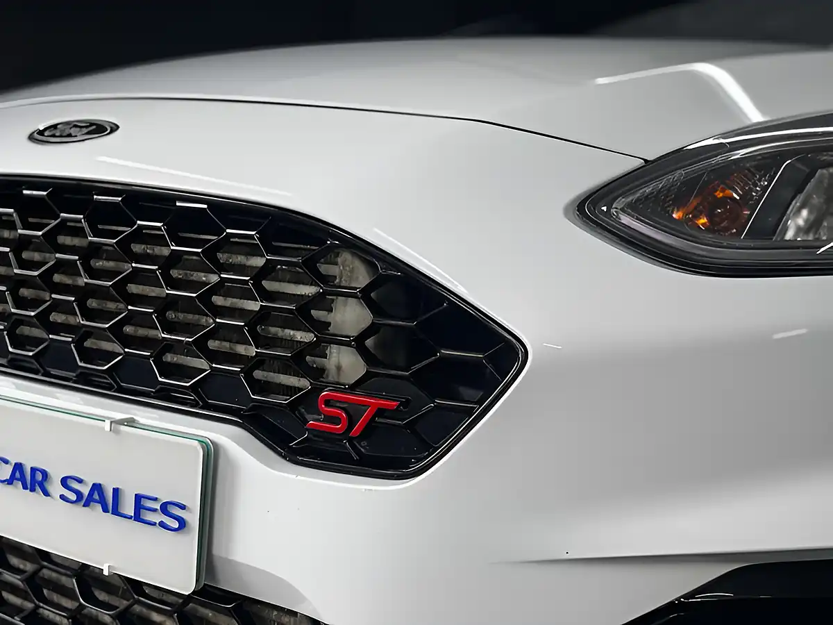 Used 2020 Ford Fiesta ST-3 White - Interior and Exterior details 4