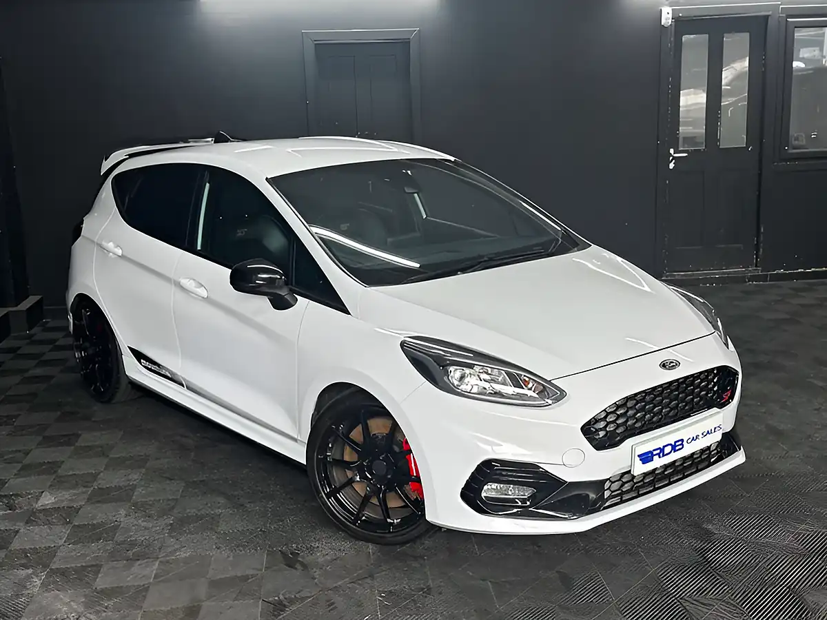 Used 2020 Ford Fiesta ST-3 White - Interior and Exterior details 9