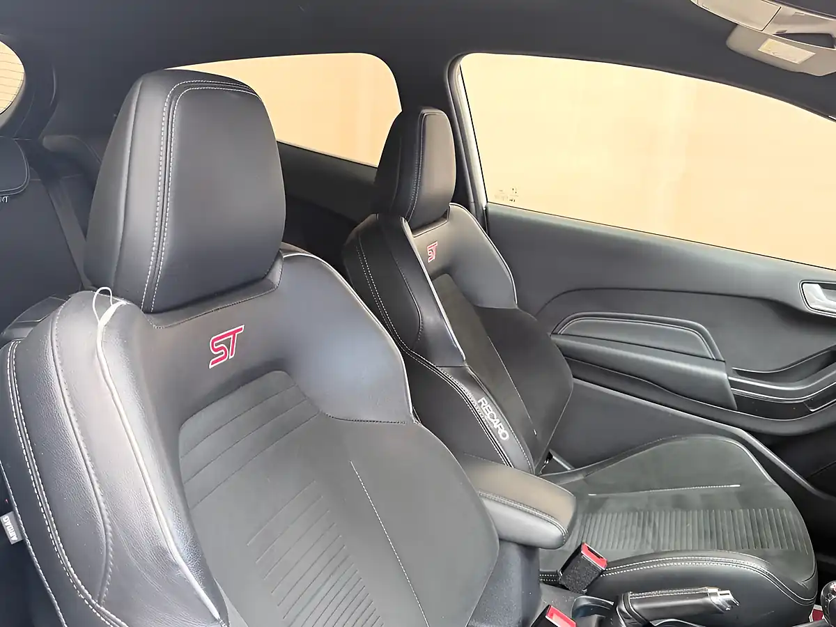 Used 2020 Ford Fiesta ST-3 White - Interior and Exterior details 13