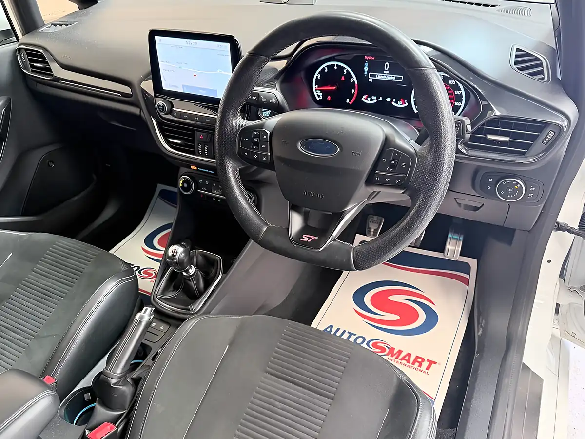 Used 2020 Ford Fiesta ST-3 White - Interior and Exterior details 14