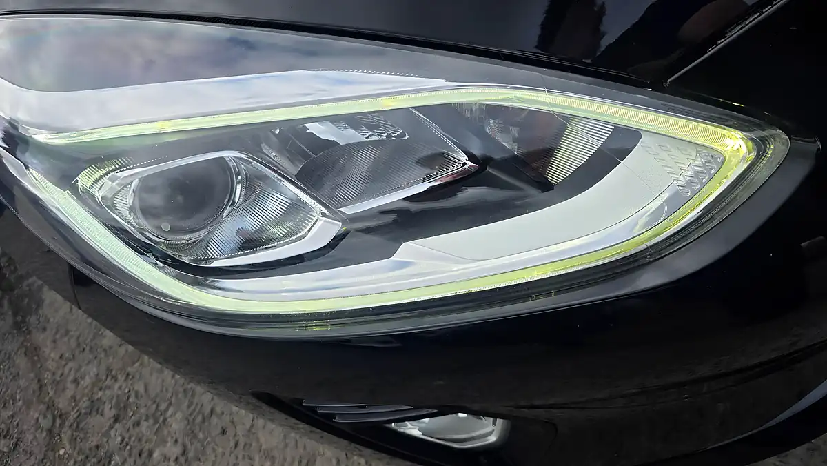 Used 2020 Ford Fiesta Titanium Black - Interior and Exterior details 9
