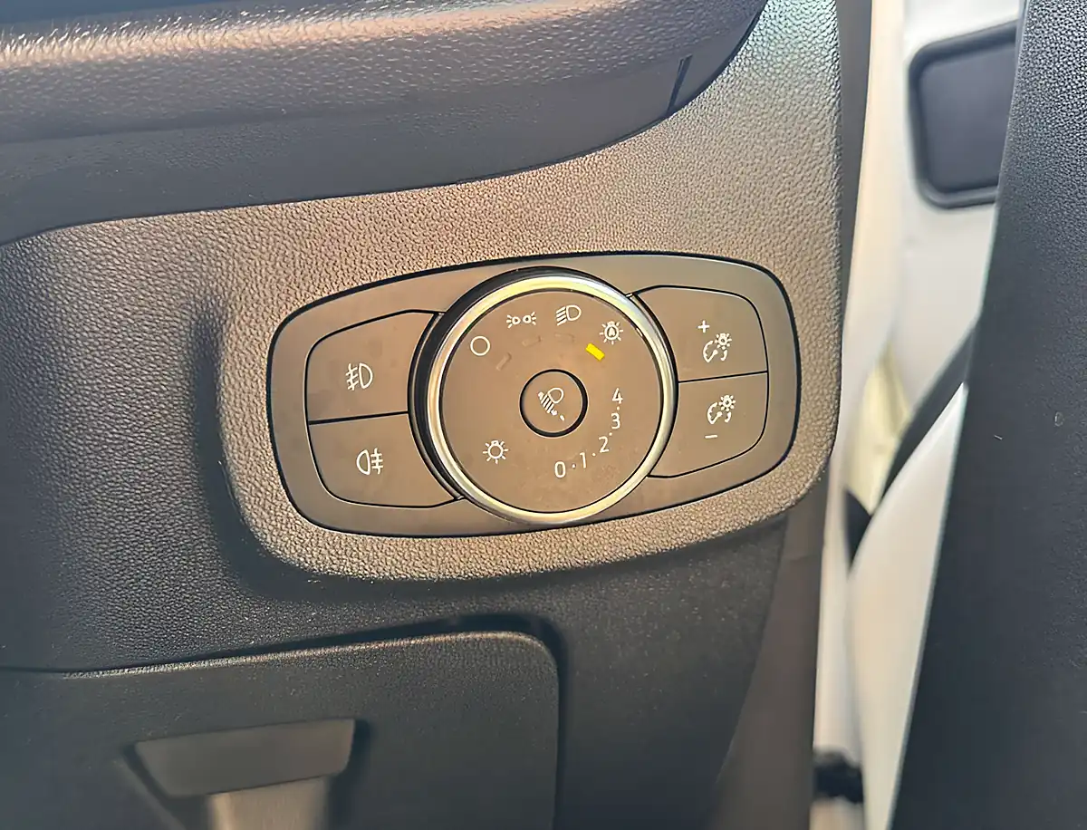 Used 2020 Ford Fiesta Titanium T Frozen White - Interior and Exterior details 16