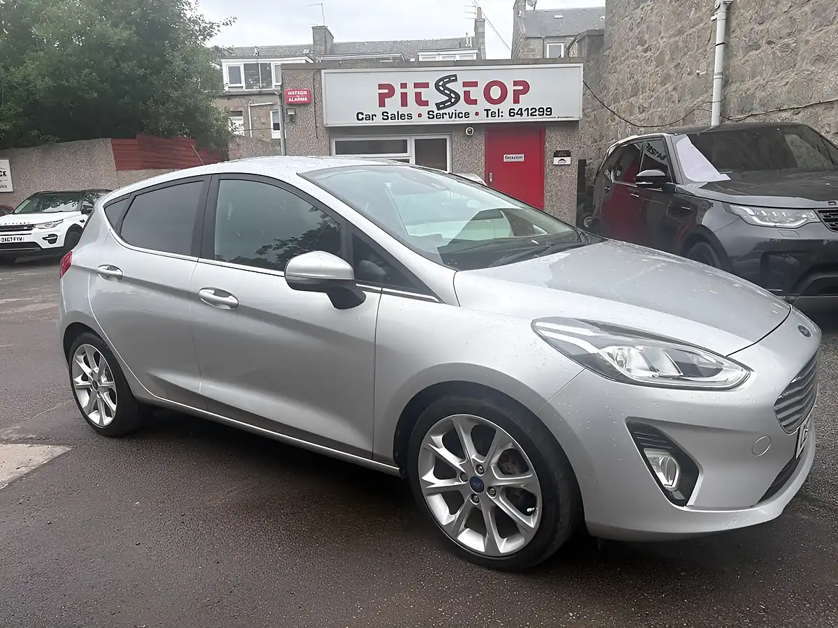 Used 2020 Ford Fiesta Titanium X Silver - Front View