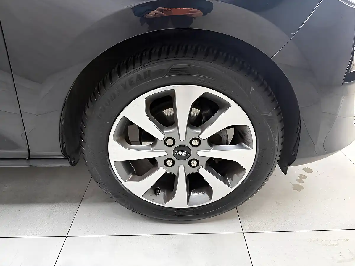 Used 2020 Ford Fiesta Trend Black - Interior and Exterior details 15