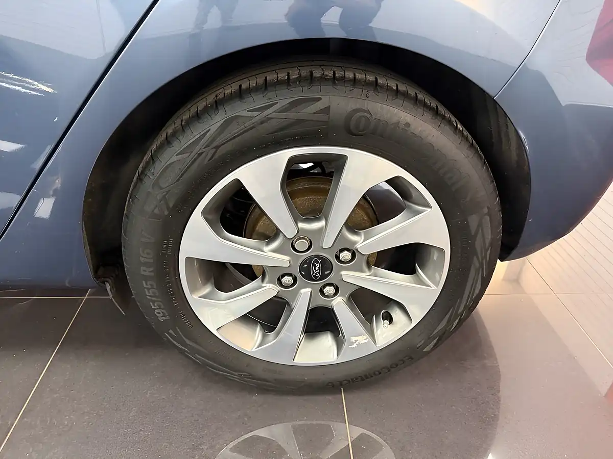 Used 2020 Ford Fiesta Trend Blue - Interior and Exterior details 12