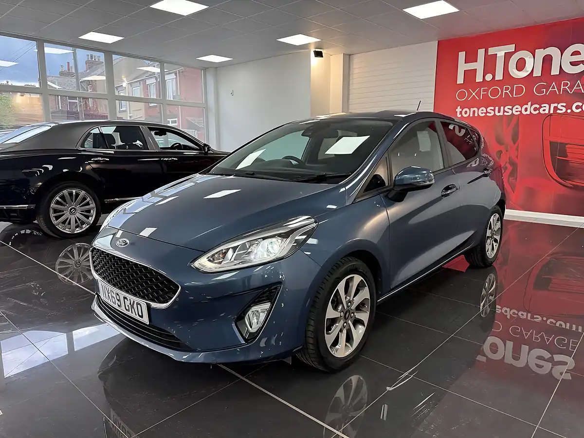 Used 2020 Ford Fiesta Trend Blue - Interior and Exterior details 17
