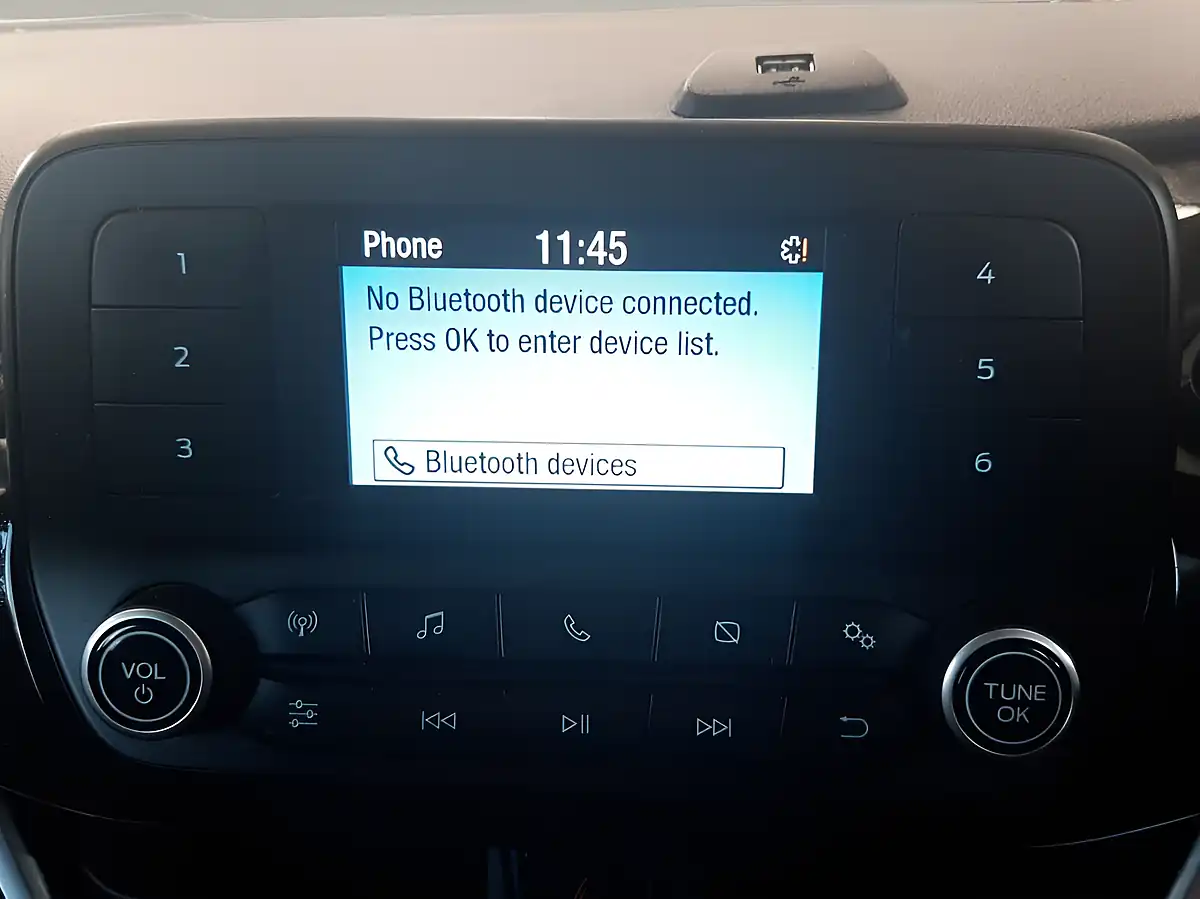Used 2020 Ford Fiesta Van White - Interior and Exterior details 16
