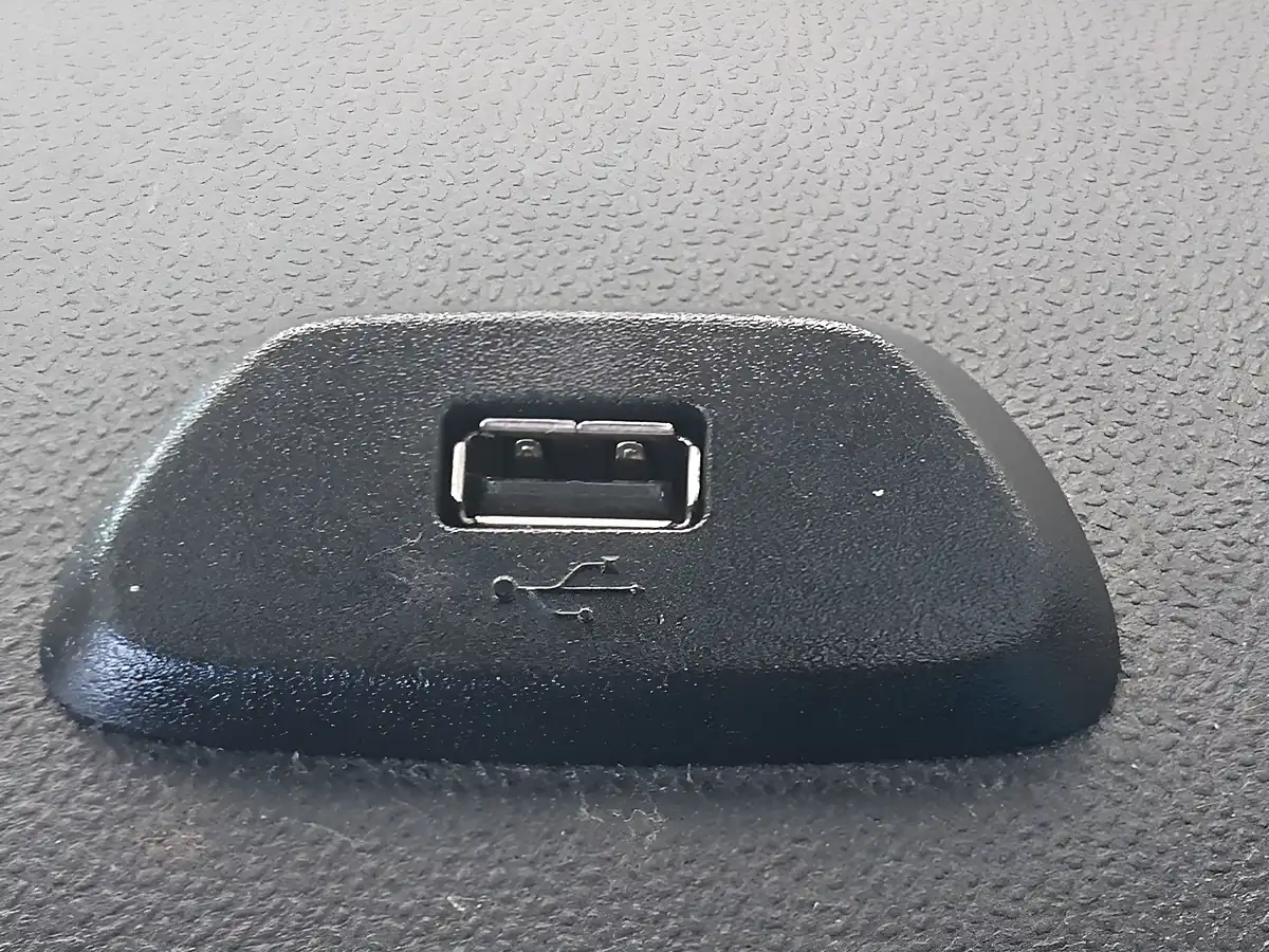 Used 2020 Ford Fiesta Van White - Interior and Exterior details 19