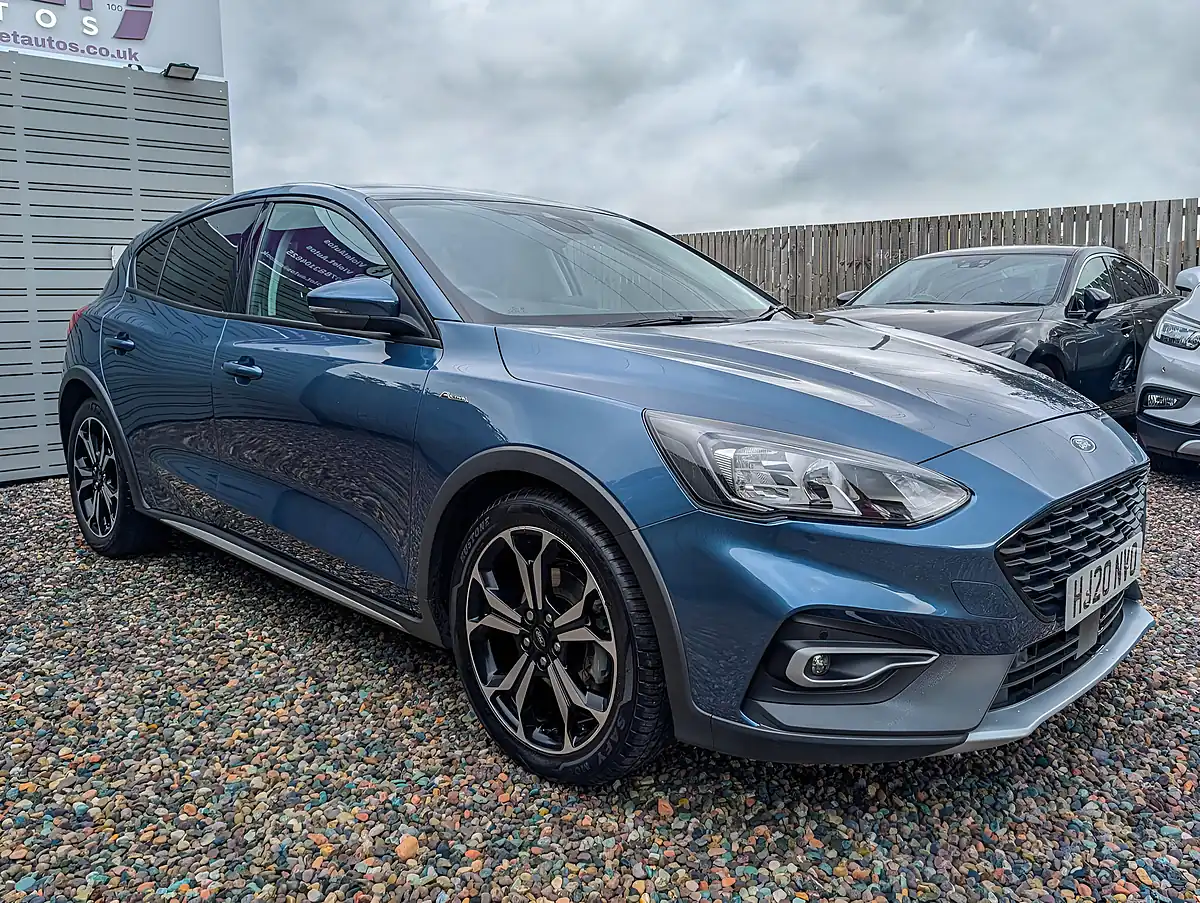 Used 2020 Ford Focus Active X Blue - Front View
