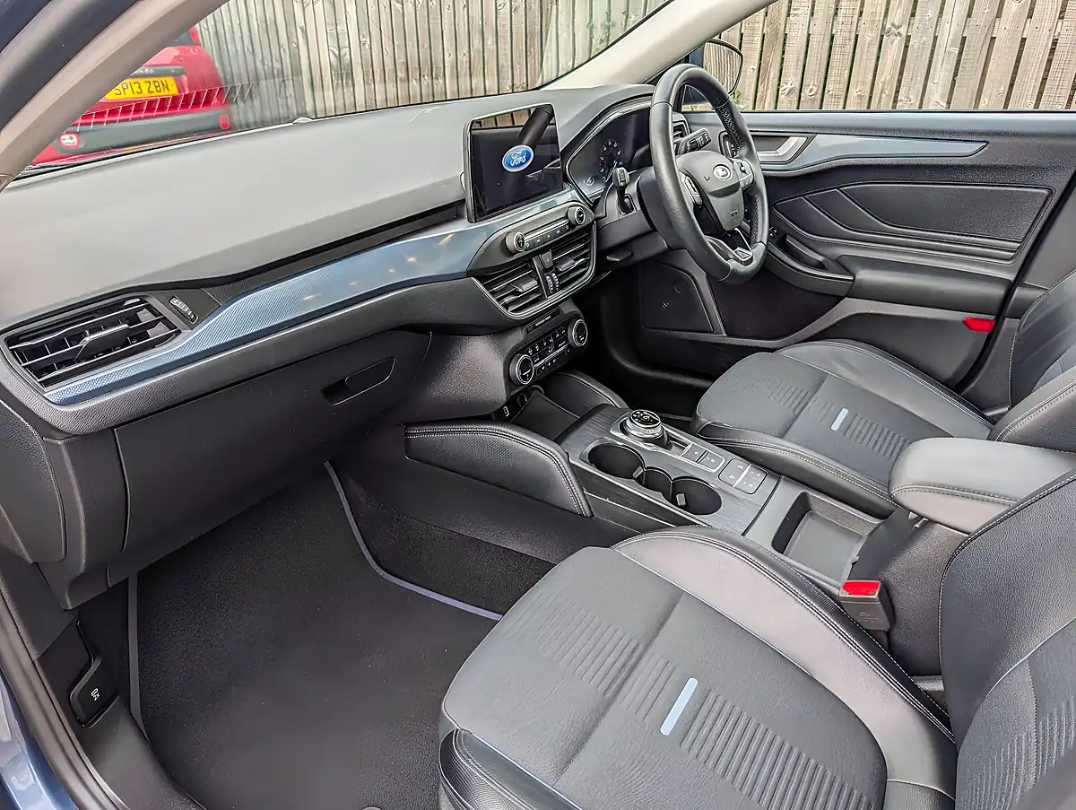 Used 2020 Ford Focus Active X Blue - Interior and Exterior details 18