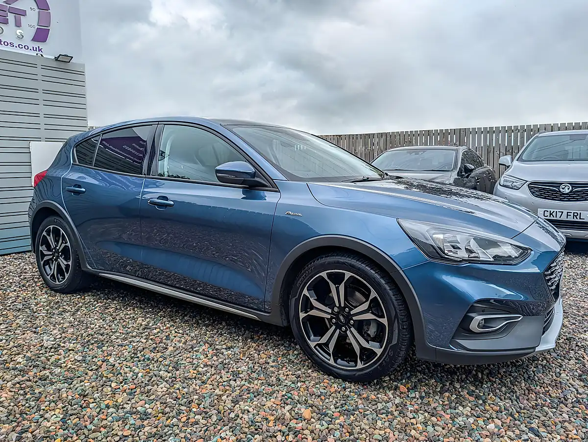 Used 2020 Ford Focus Active X Blue - Interior and Exterior details 5