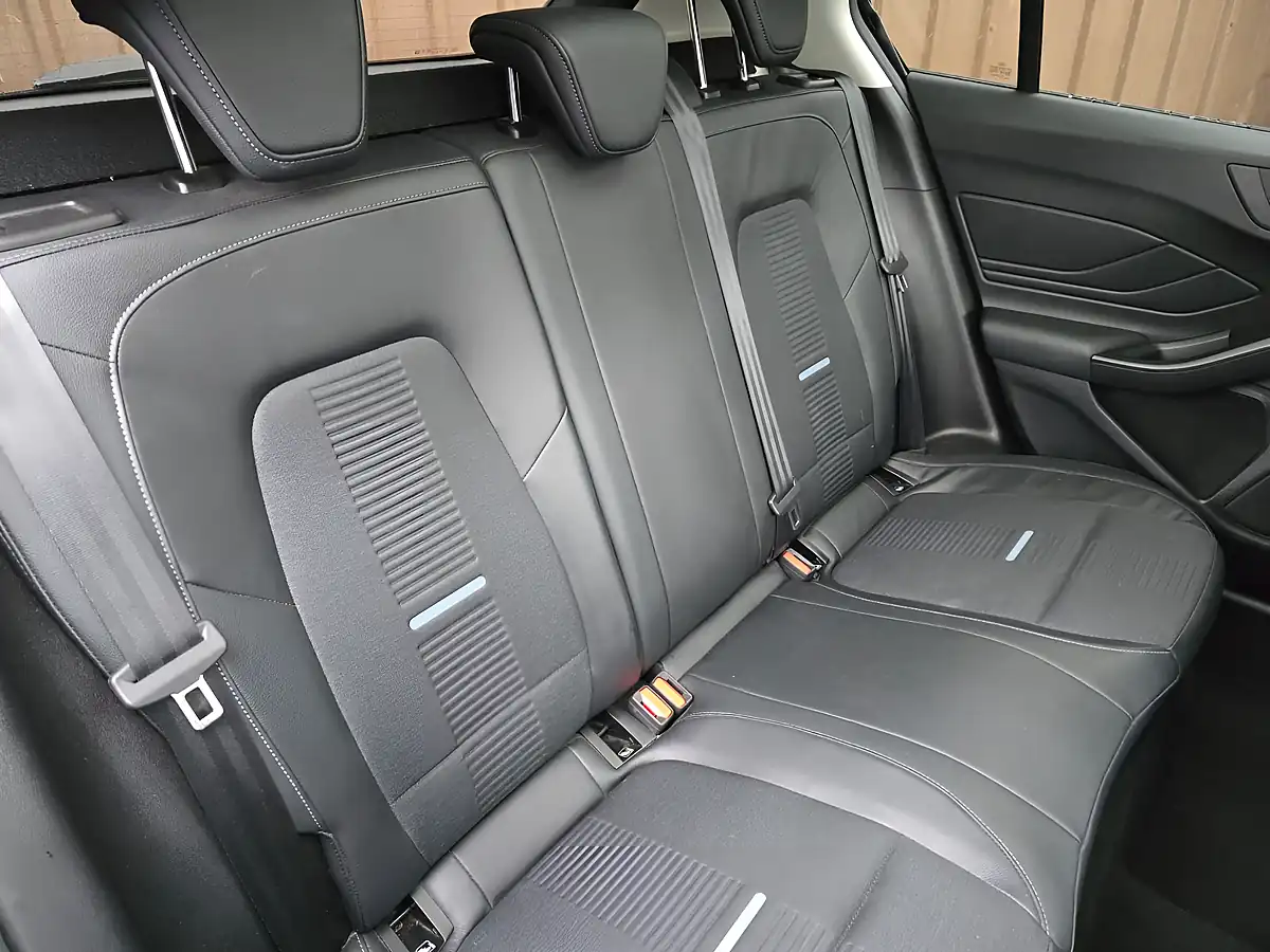 Used 2020 Ford Focus Active X Blue - Interior and Exterior details 18