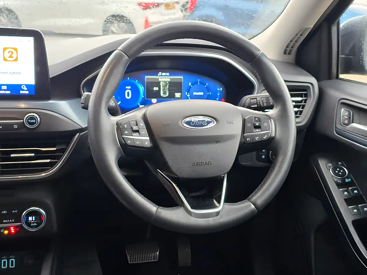 Used 2020 Ford Focus Active X Blue - Interior and Exterior details 9