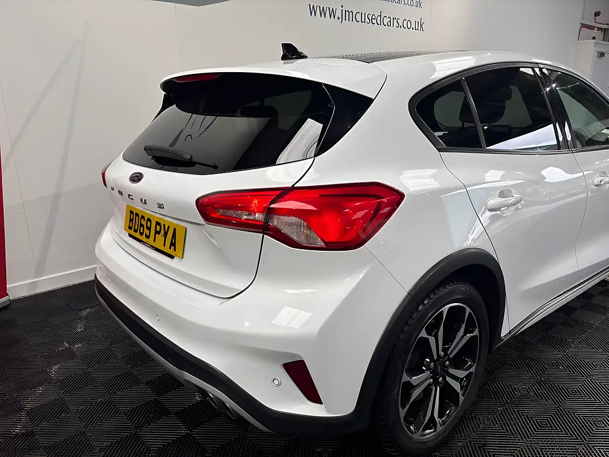 Used 2020 Ford Focus Active X Frozen White - Interior and Exterior details 10