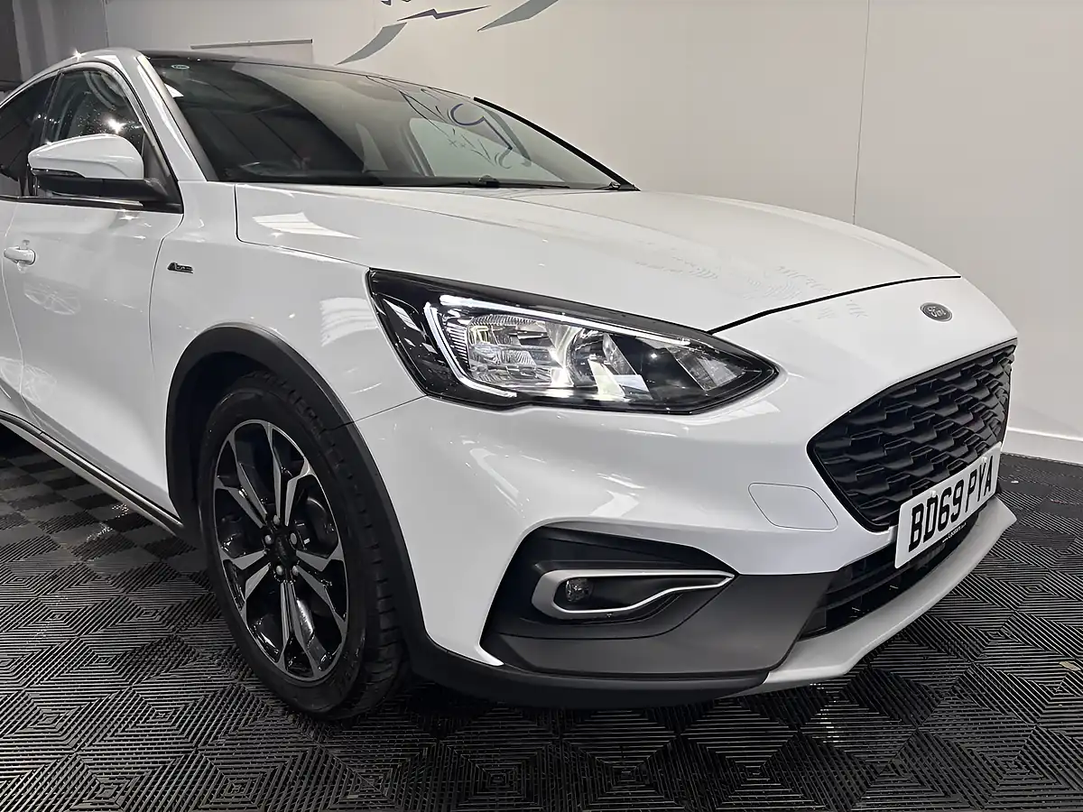 Used 2020 Ford Focus Active X Frozen White - Interior and Exterior details 13