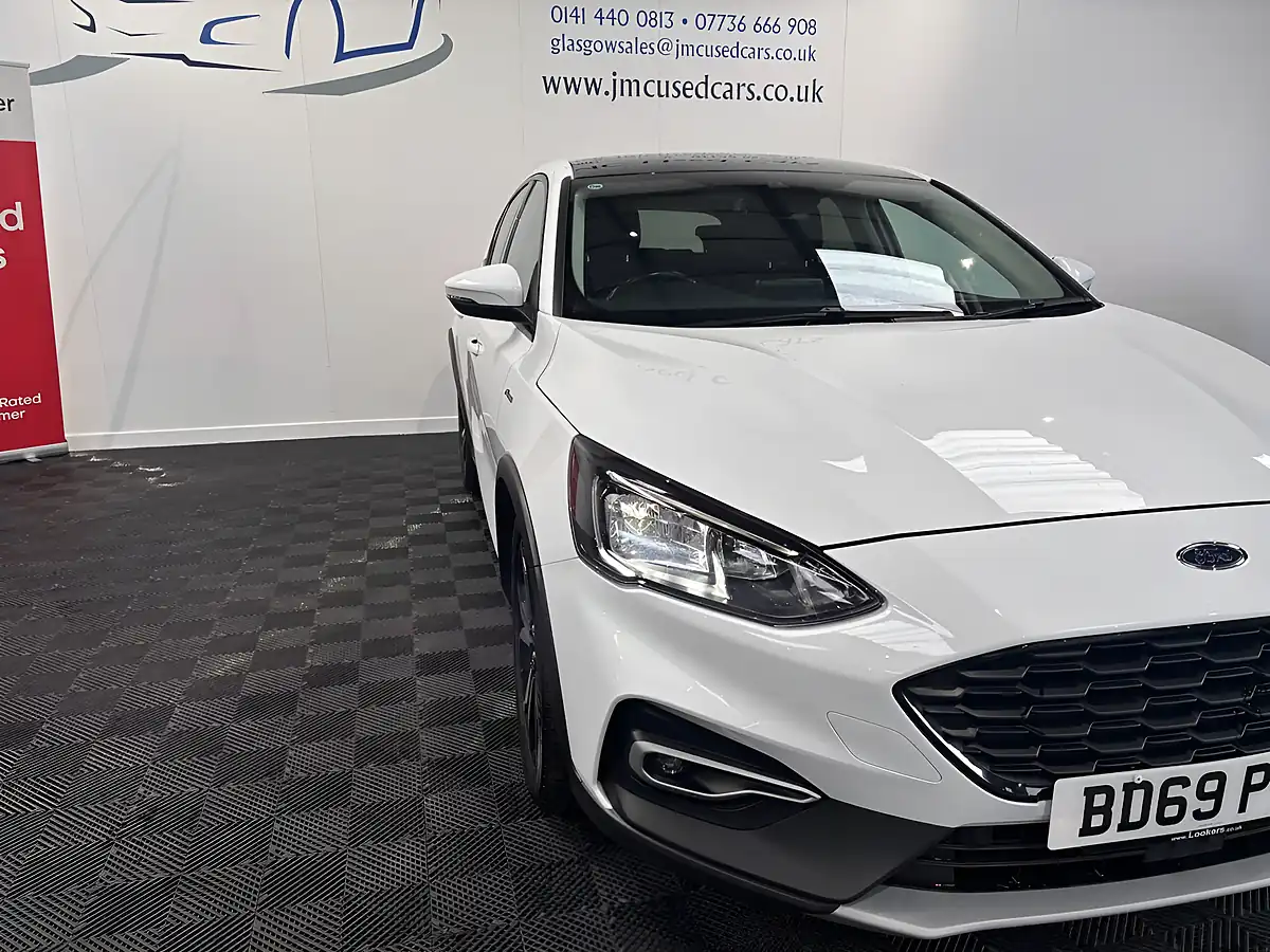 Used 2020 Ford Focus Active X Frozen White - Interior and Exterior details 4