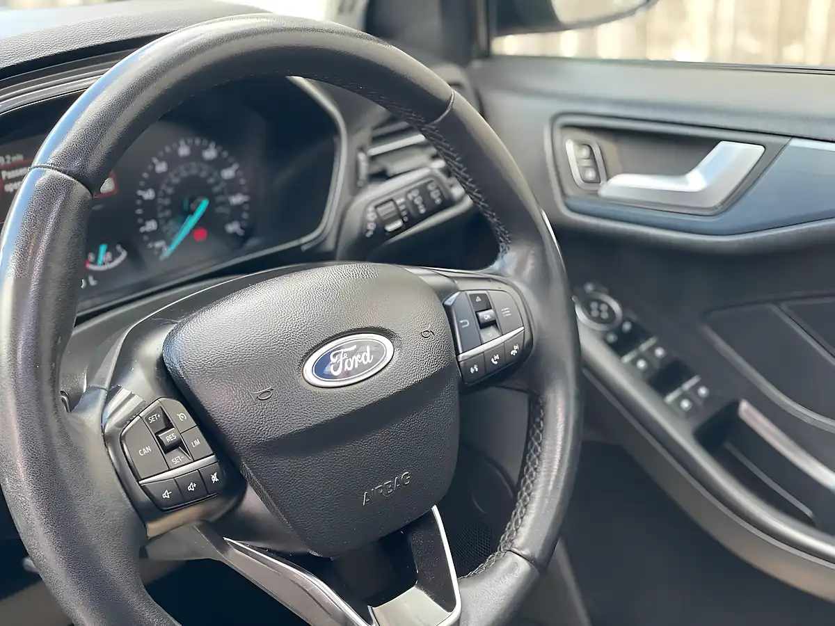 Used 2020 Ford Focus Active X Silver - Interior and Exterior details 15