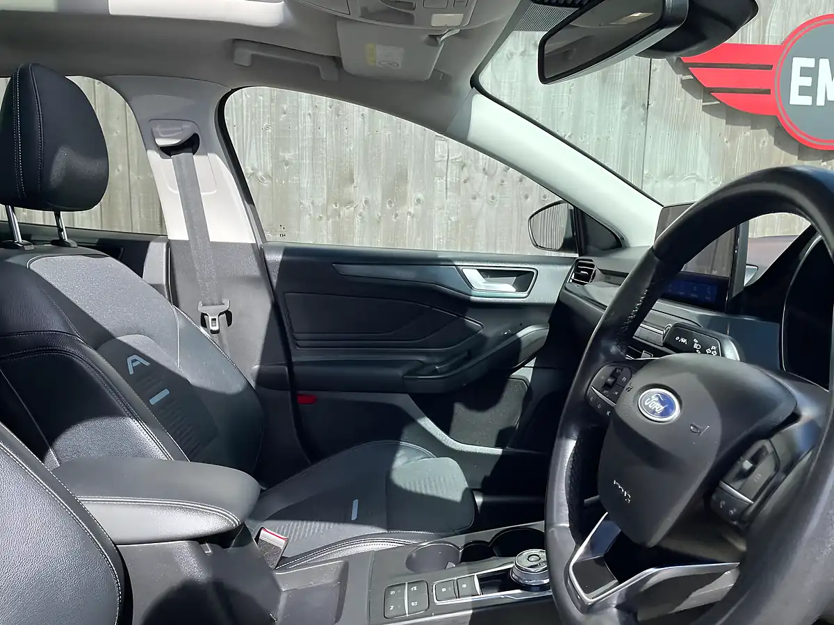 Used 2020 Ford Focus Active X Silver - Interior and Exterior details 17