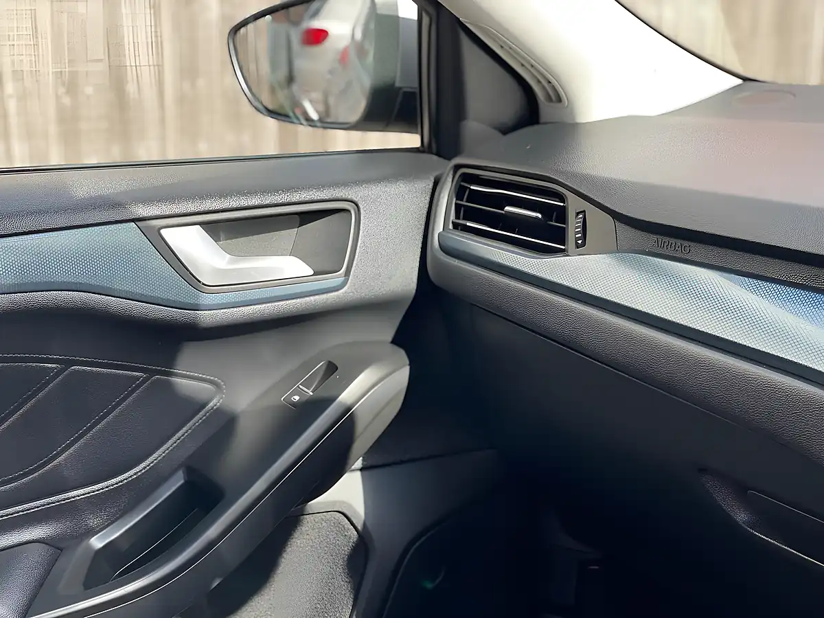 Used 2020 Ford Focus Active X Silver - Interior and Exterior details 19