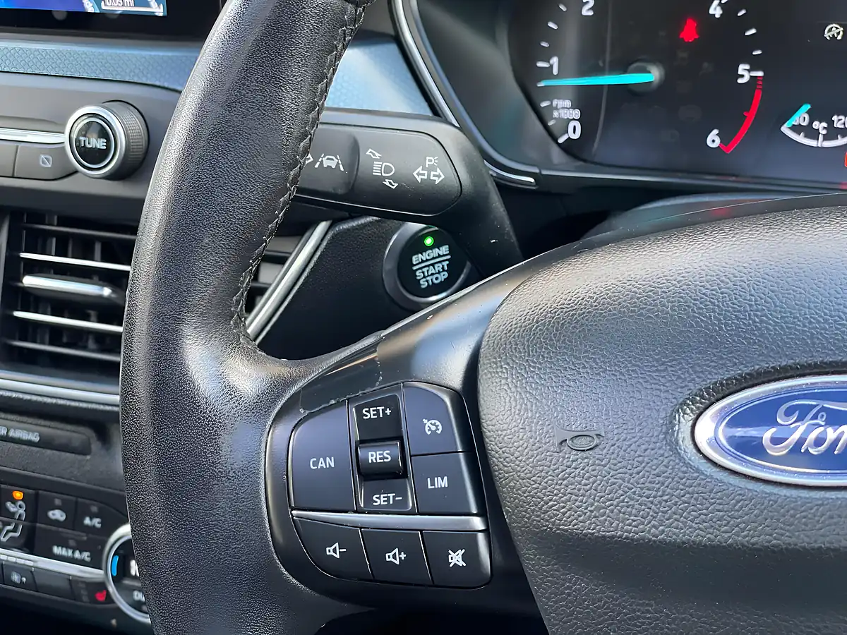 Used 2020 Ford Focus Active X Silver - Interior and Exterior details 5
