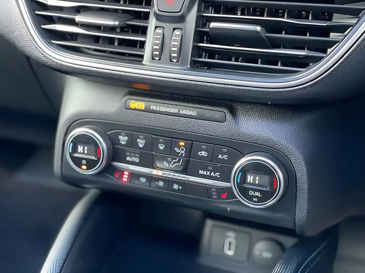 Used 2020 Ford Focus Active X Silver - Interior and Exterior details 7