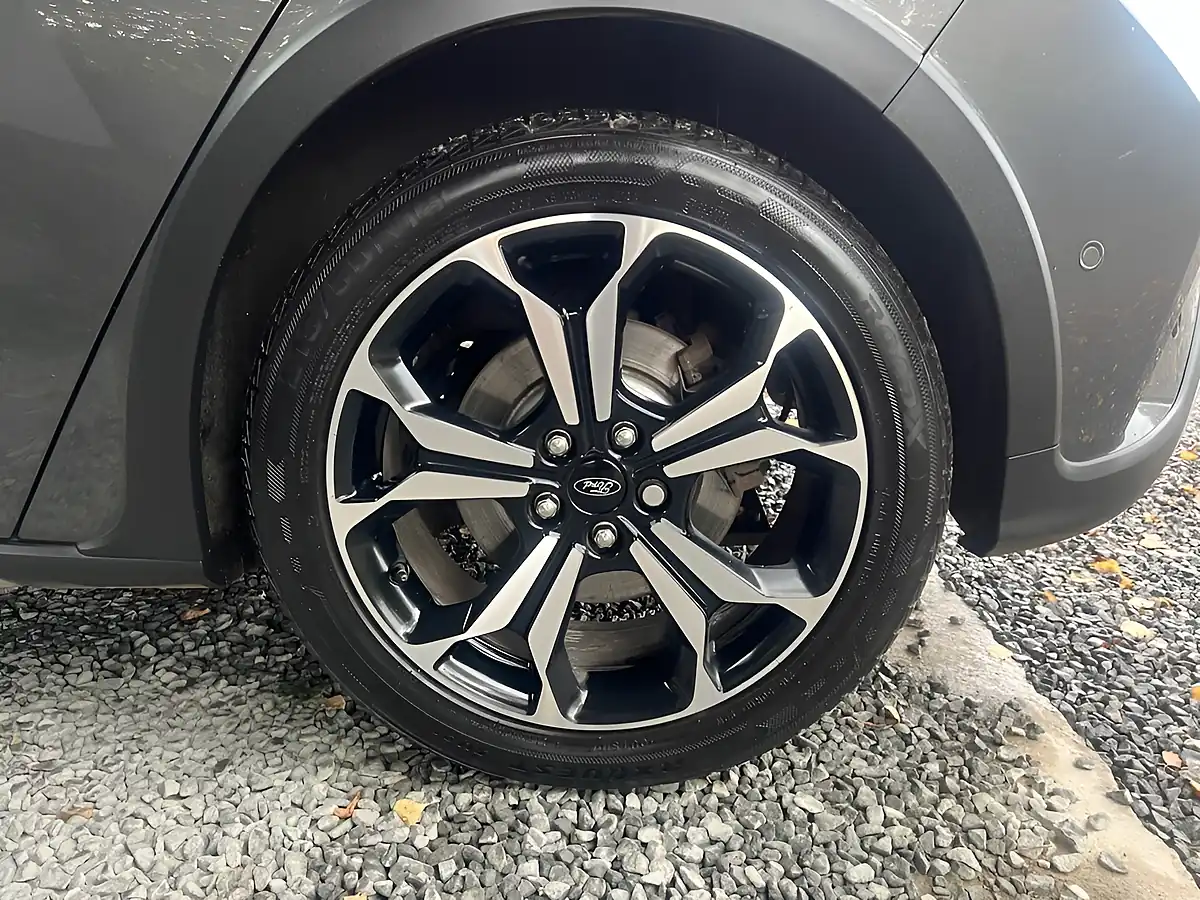 Used 2020 Ford Focus Active X Vignale Grey - Interior and Exterior details 17