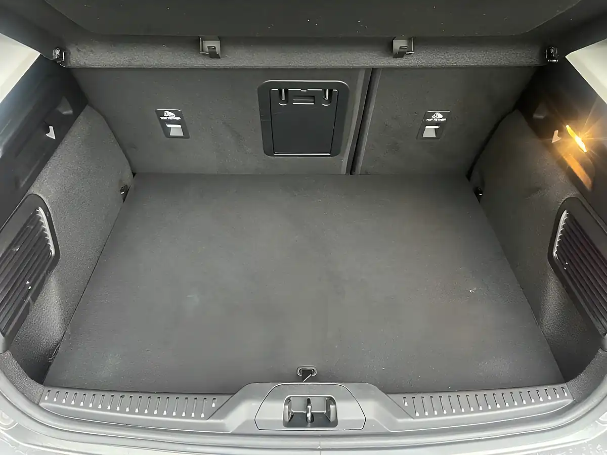 Used 2020 Ford Focus Active X Vignale Grey - Interior and Exterior details 9