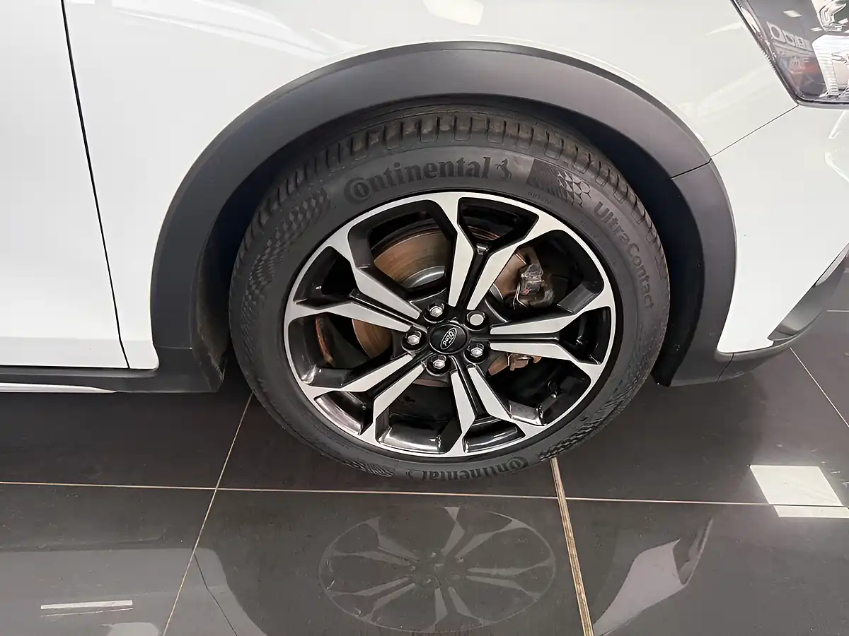 Used 2020 Ford Focus Active X White - Interior and Exterior details 13
