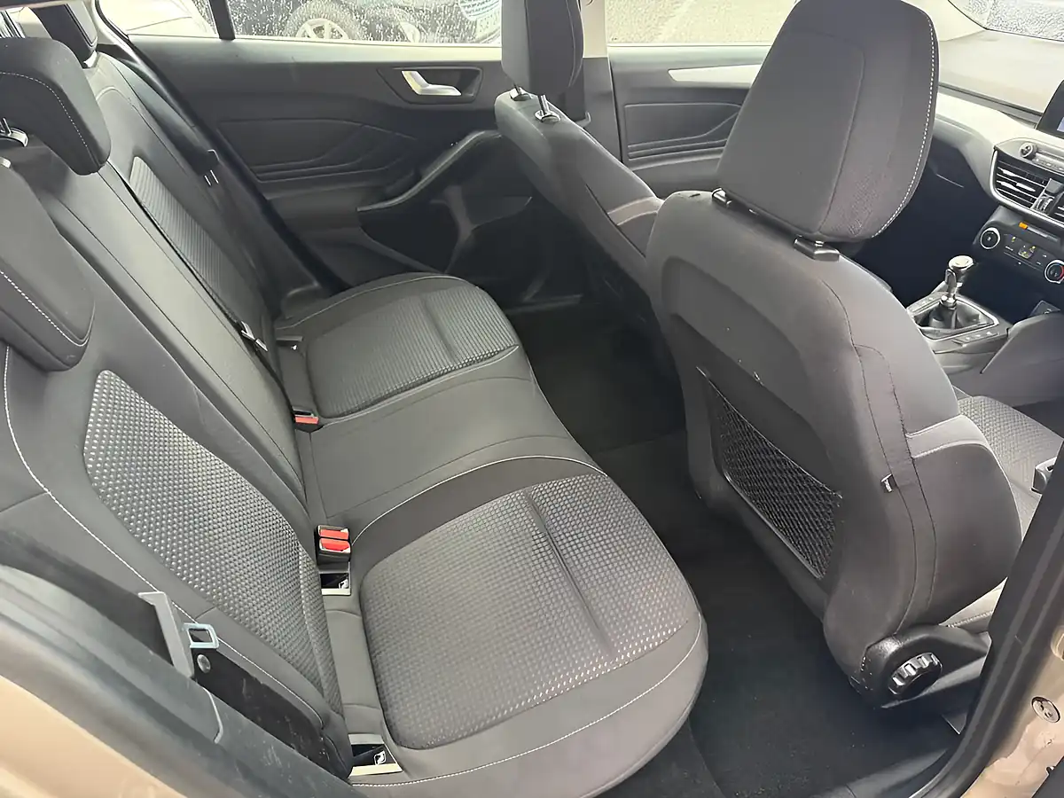 Used 2020 Ford Focus Beige - Interior and Exterior details 8