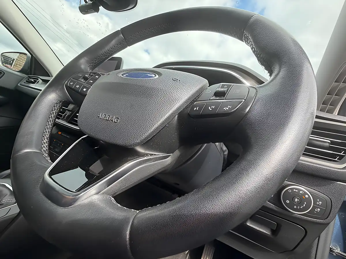 Used 2020 Ford Focus Blue - Interior and Exterior details 15