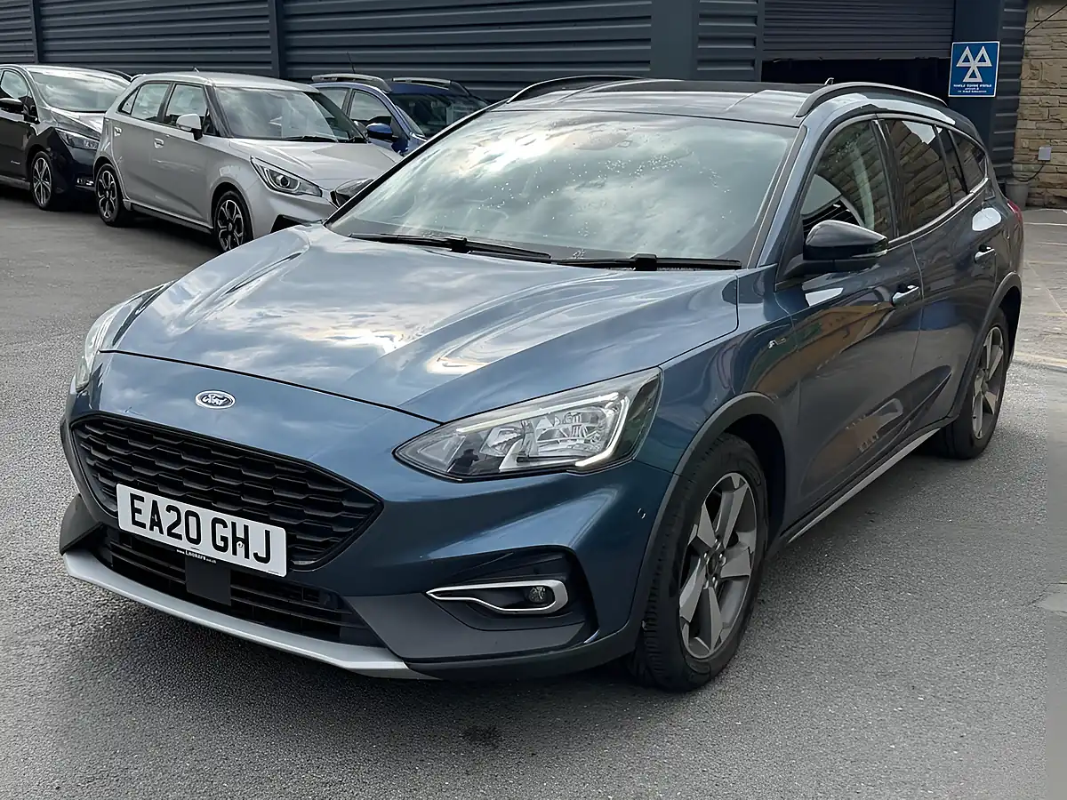 Used 2020 Ford Focus Blue - Interior and Exterior details 3