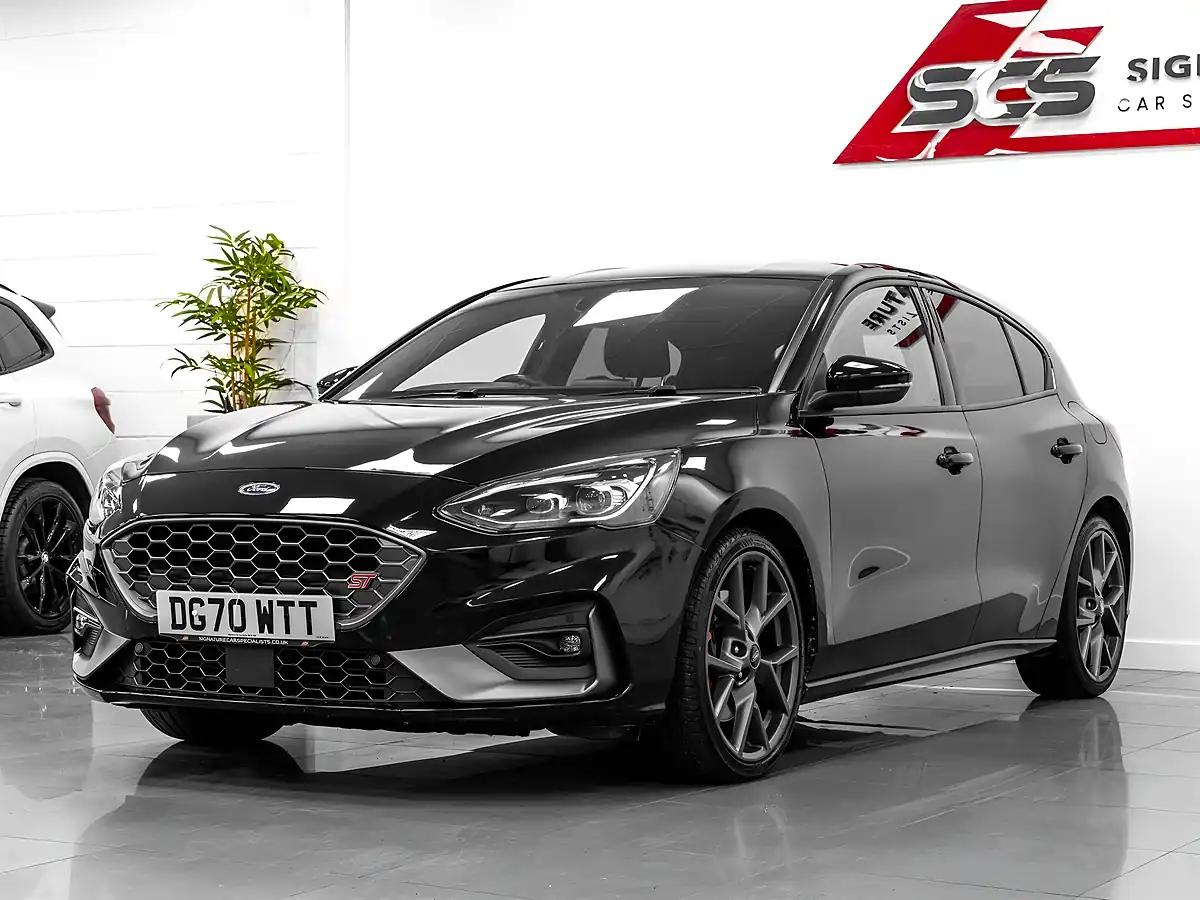 Used 2020 Ford Focus ST Black - Front View