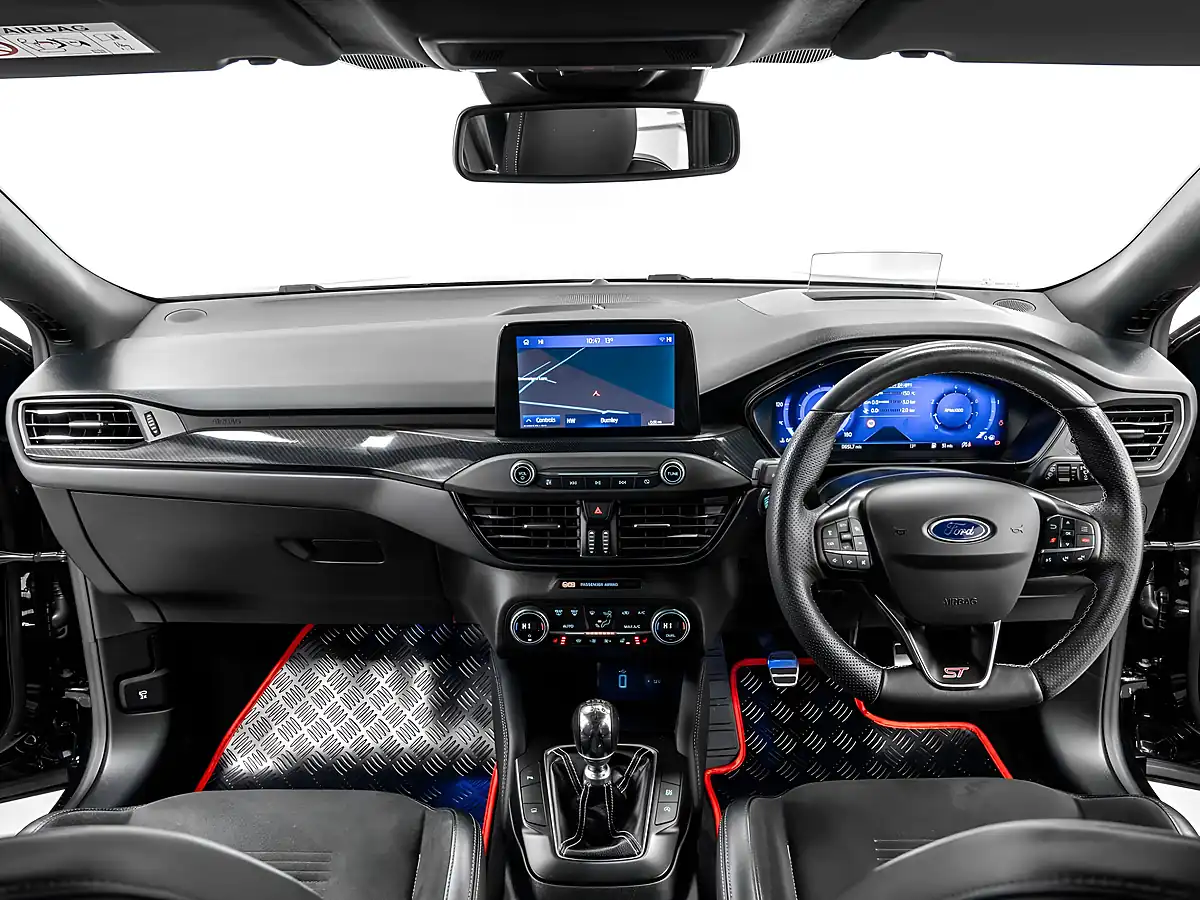 Used 2020 Ford Focus ST Black - Interior and Exterior details 14